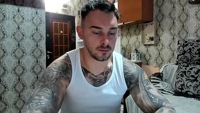 Snapshot of Jonmusclemaster chatting on 12.16.25 Jonmusclemaster online show from 12.16.25