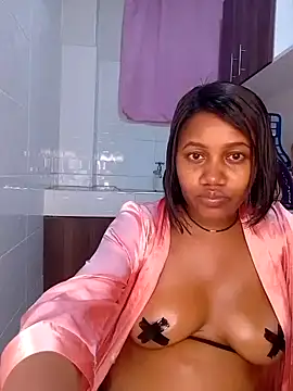 Snapshot of SquirtQueen222 chatting on 12.04.24 SquirtQueen222 online show from 12.04.24