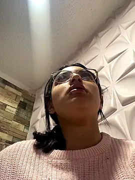 SophiaHilt0n online show from 10.01.25
