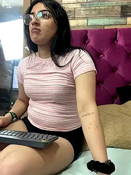 SophiaHilt0n online show from 10.03.25
