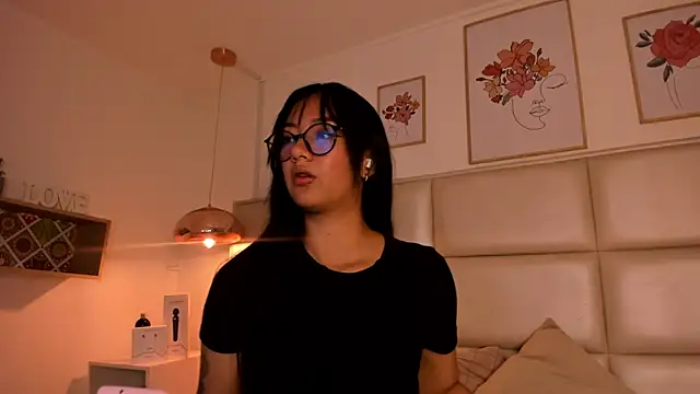 Aily Yozuko online show from 02.12.25