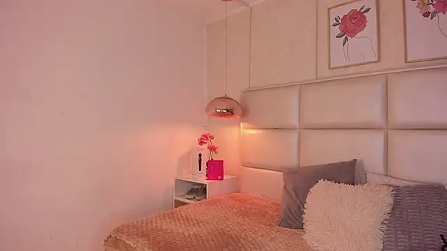 Aily Yozuko online show from 04.24.26