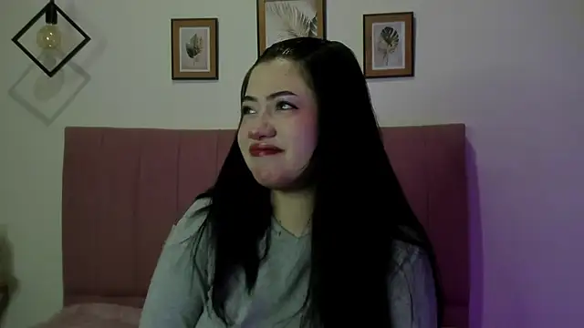 Snapshot of GENNESIS_LOVE chatting on 11.05.25 GENNESIS LOVE online show from 11.05.25