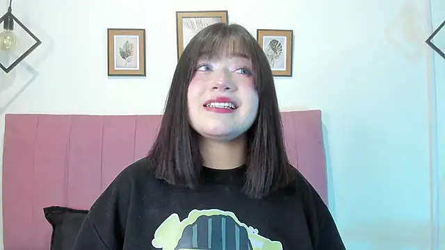 Snapshot of GENNESIS_LOVE chatting on 11.19.25 GENNESIS LOVE online show from 11.19.25