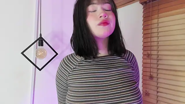 Snapshot of GENNESIS_LOVE chatting on 11.24.25 GENNESIS LOVE online show from 11.24.25