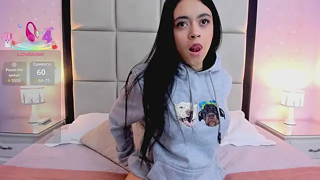 HannaClarrk  online show from 03.05.25