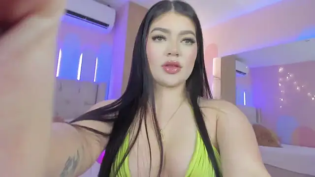 Snapshot of Mariana_Baez chatting on 09.27.25 Mariana Baez online show from 09.27.25