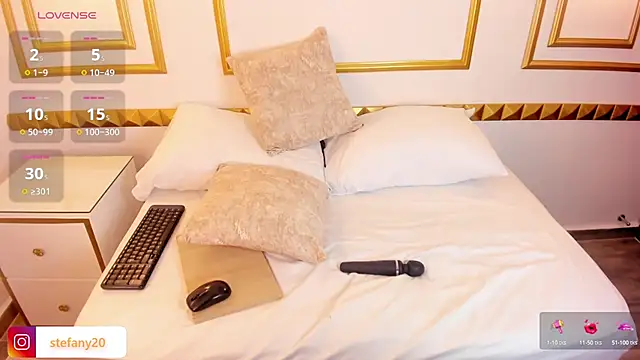 amor smith  online show from 03.14.25