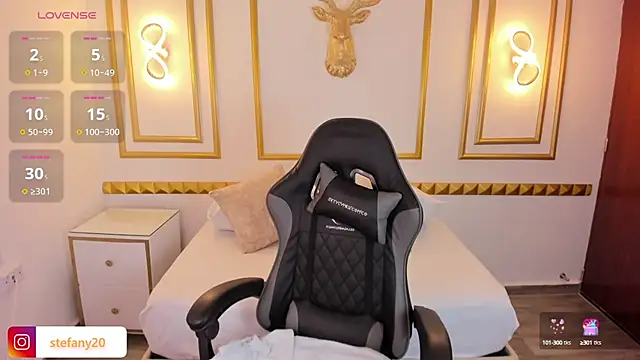 amor smith  online show from 03.18.25