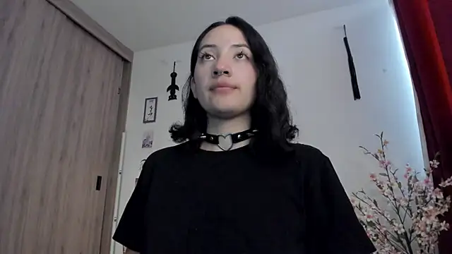 Snapshot of Tanya_WorldBondage chatting on 12.14.24 Tanya WorldBondage online show from 12.14.24