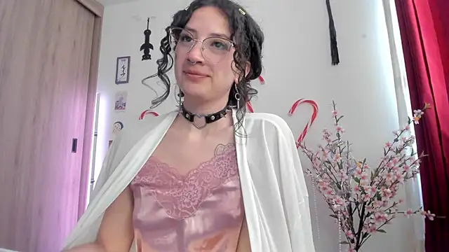 Snapshot of Tanya_WorldBondage chatting on 12.23.24 Tanya WorldBondage online show from 12.23.24