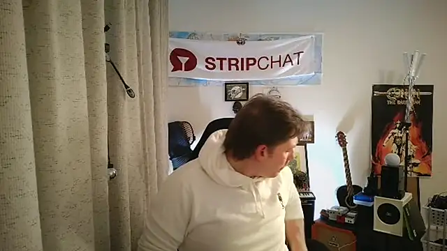 Snapshot of Rock_Pierce chatting on 05.06.26 Rock Pierce online show from 05.06.26
