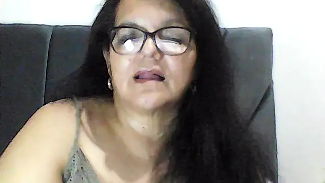 Snapshot of kassandra02 chatting on 11.14.25 kassandra02 online show from 11.14.25