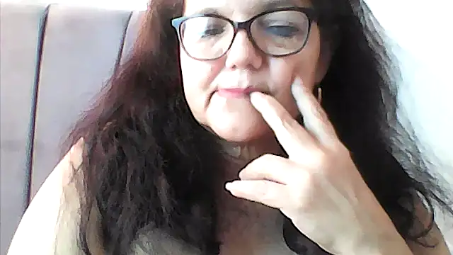 Snapshot of kassandra02 chatting on 11.21.25 kassandra02 online show from 11.21.25