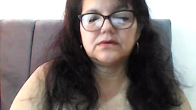 Snapshot of kassandra02 chatting on 11.27.25 kassandra02 online show from 11.27.25
