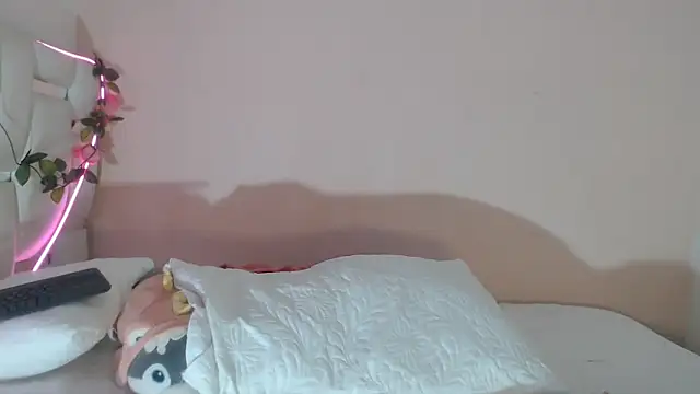 Snapshot of Vivi_bless chatting on 02.09.26 Vivi bless online show from 02.09.26