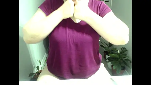 Snapshot of AsweetyAli chatting on 02.25.25 AsweetyAli online show from 02.25.25