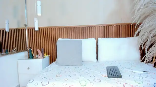 emmy lander online show from 11.08.25