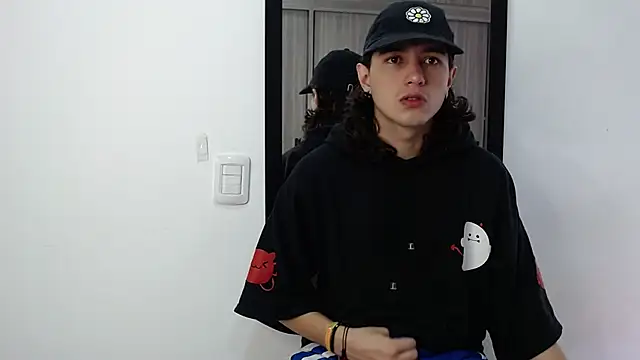 Snapshot of alex_connorr chatting on 02.07.25 alex connorr online show from 02.07.25