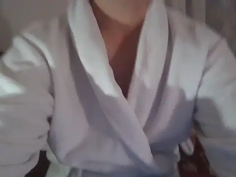 Snapshot of fikoivos chatting on 11.04.25 fikoivos online show from 11.04.25