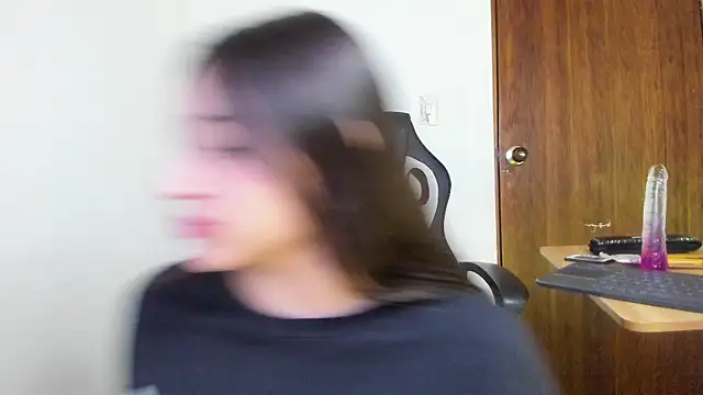 Snapshot of Sophie_spencer1 chatting on 10.10.25 Sophie spencer1 online show from 10.10.25