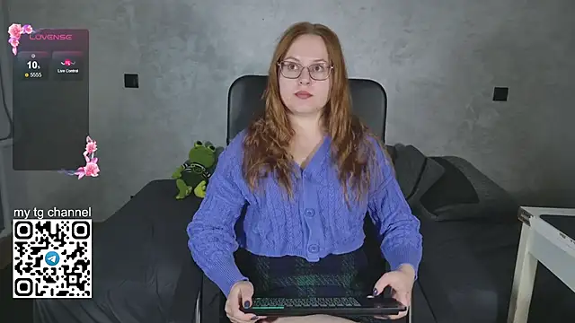 Lila Pitt online show from 09.25.25