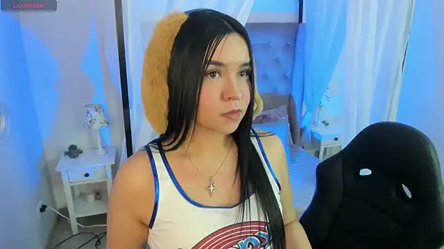 Hanna  Becker  online show from 12.15.25