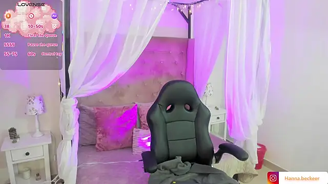 Hanna  Becker  online show from 01.08.26