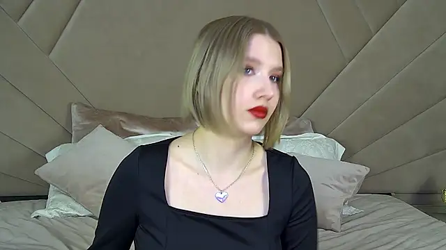 LiliLinn online show from 02.11.25