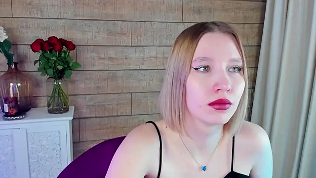 LiliLinn online show from 03.18.25