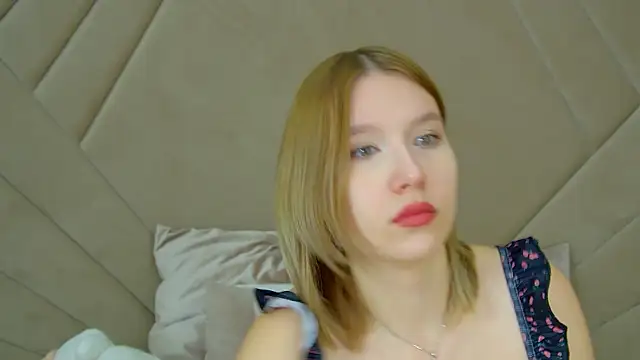 LiliLinn online show from 10.18.25