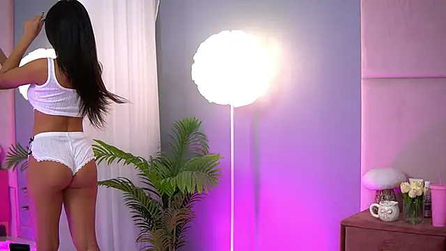 AlmaLuv online show from 09.15.25