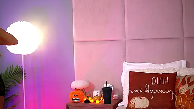 AlmaLuv online show from 10.21.25