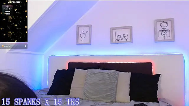 Tifanny grey online show from 12.22.24