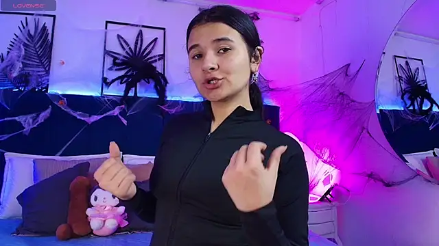 Tifanny grey online show from 10.27.25