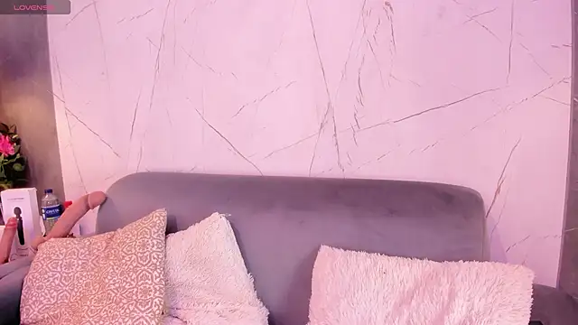 ElaEndez  online show from 02.18.25