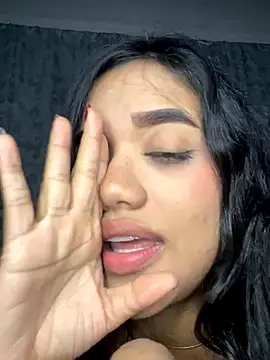 ElaEndez  online show from 12.14.25