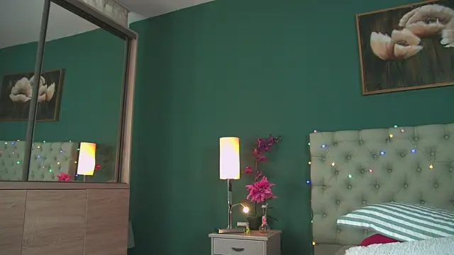 AlicePirs online show from 12.31.24