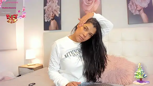 Snapshot of Sweetdreamses_ chatting on 12.27.24 Sweetdreamses online show from 12.27.24