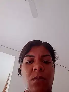 Snapshot of Indiazinhax chatting on 12.27.24 Indiazinhax online show from 12.27.24