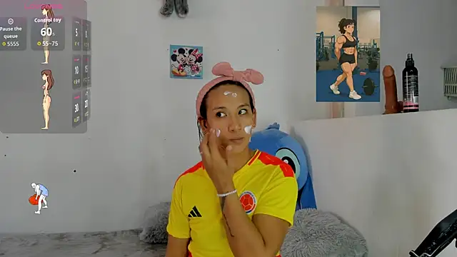 Snapshot of Valeria_Fitness chatting on 06.17.26 Valeria Fitness online show from 06.17.26