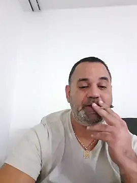 Snapshot of your_man85 chatting on 02.22.25 your man85 online show from 02.22.25