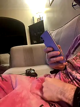 EE123458 online show from 11.23.25