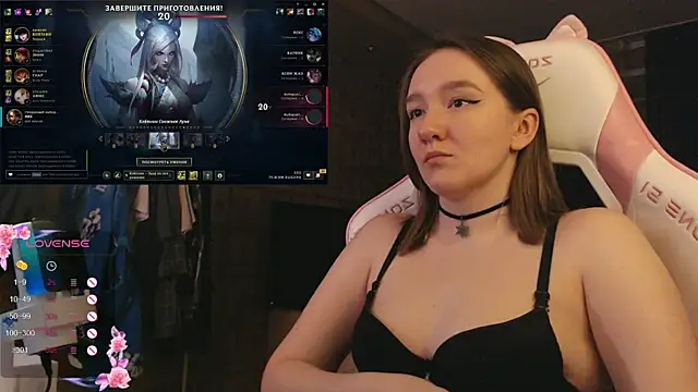 MoonlishSiren online show from 12.19.25