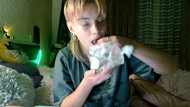 Sophie Bell online show from 05.16.26