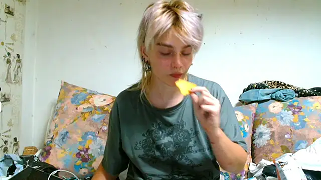 Snapshot of Sophie_Bell chatting on 07.05.26 Sophie Bell online show from 07.05.26