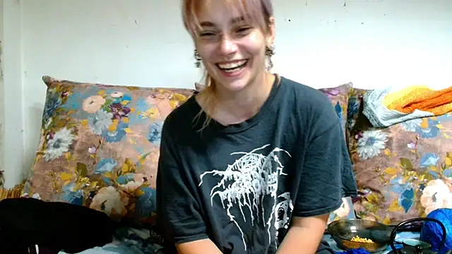 Snapshot of Sophie_Bell chatting on 07.18.26 Sophie Bell online show from 07.18.26