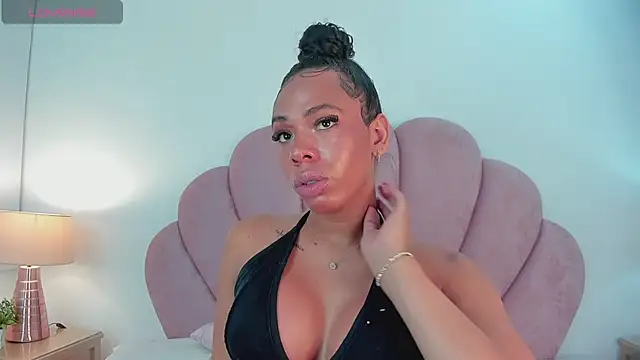 Nicole Paradise online show from 03.17.25