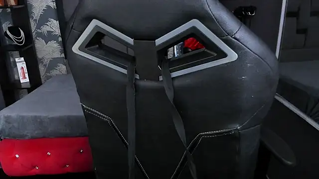 Cumming Tiffani online show from 10.14.25