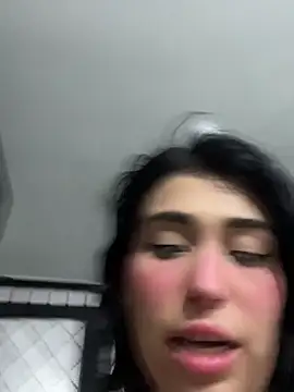 emma  cute   online show from 12.21.25